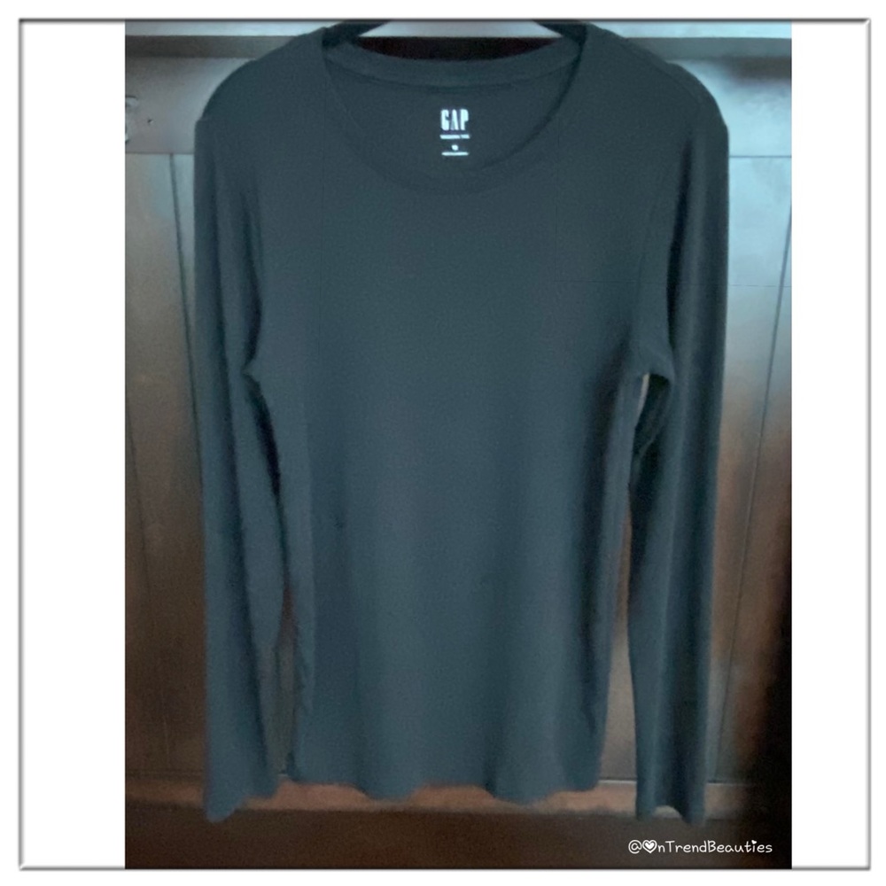 Everyday Long Sleeve Black Crewneck Top - Picture 3 of 7